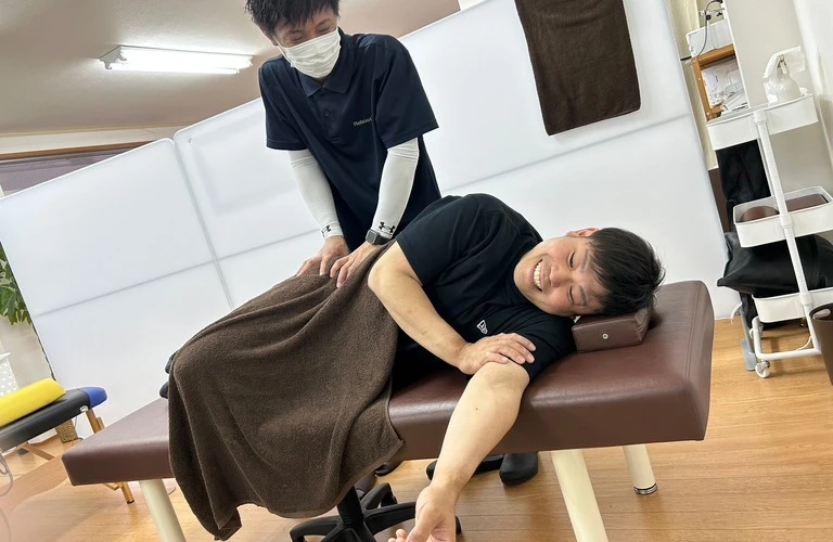 交通事故後の関節痛、もう悩まない！大野城市のReboot整骨院にご相談ください。
